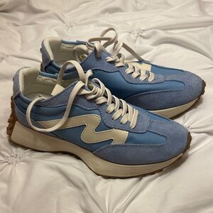 Steve Madden Blue and Cream Women's jogger  7.5